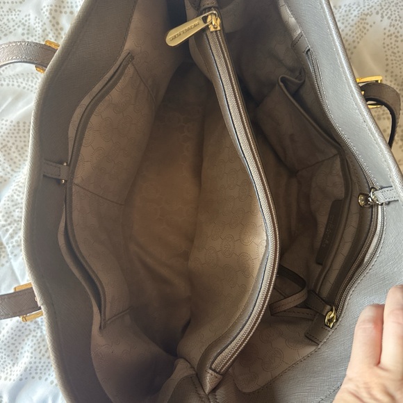 Grey/Brown Large Michael Kors purse with matching wallet - Picture 7 of 9